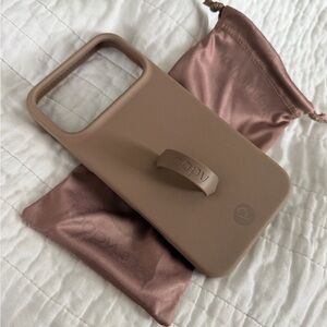Loopy Case Brown Phone Case with Grip